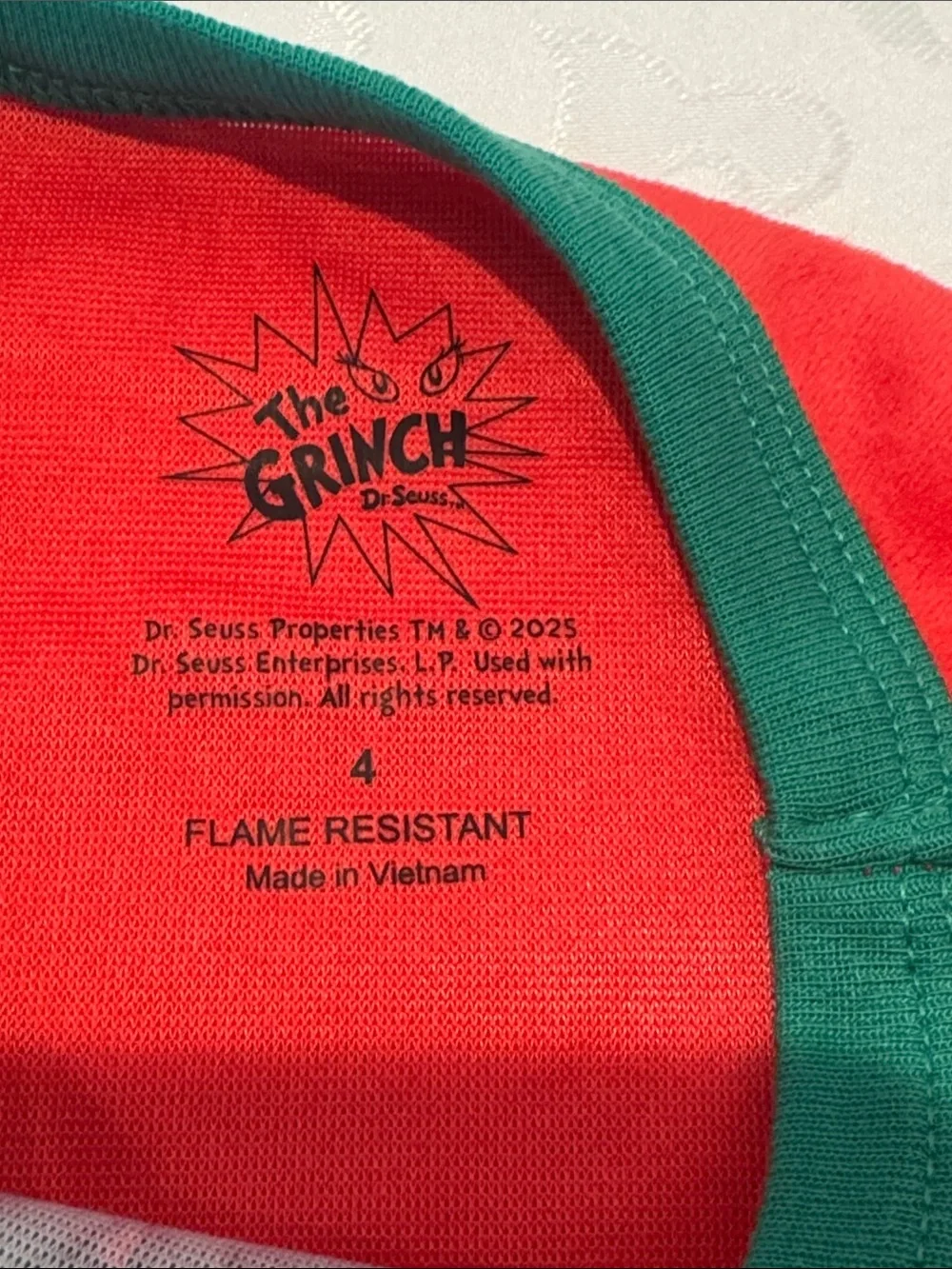 🎄Dr. Seuss Kids Holiday Pajama Set. Size 4